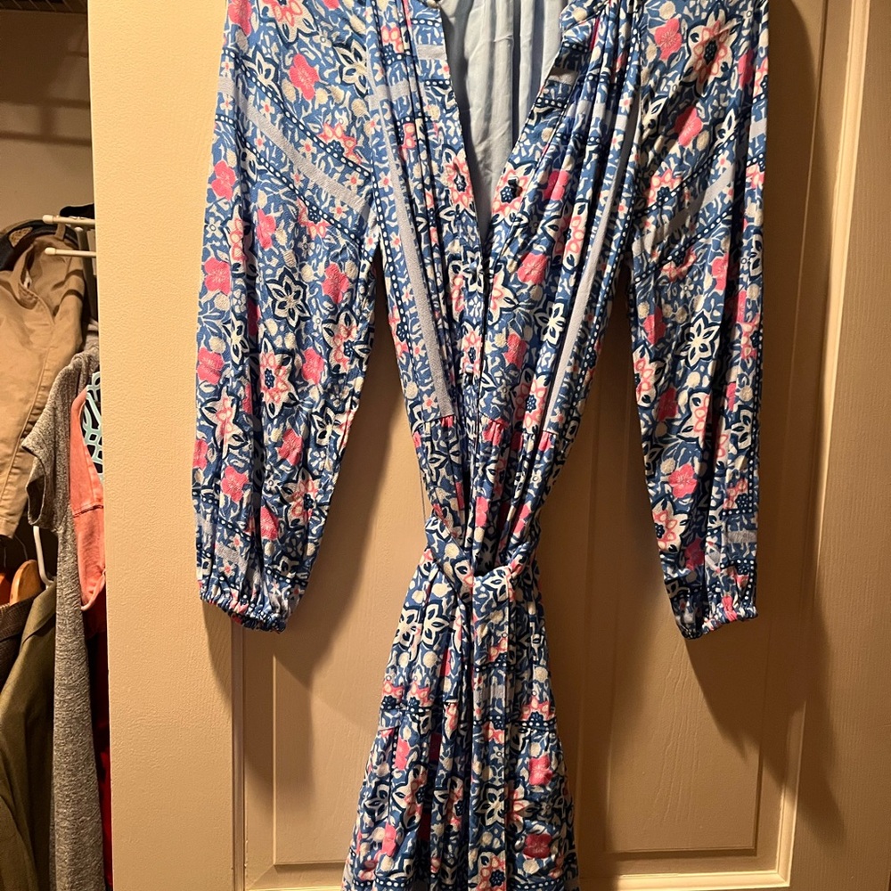 Women’s lined vineyard vines belted dress